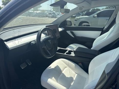 Used 2022 Tesla Model Y Long Range AWD/4WD image 6