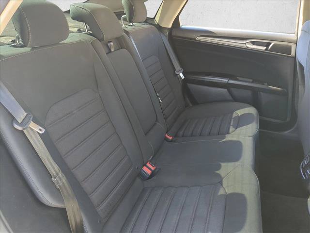 Used 2020 Ford Fusion SE FWD image 20