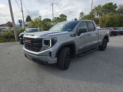 Used 2023 GMC Sierra 1500 Elevation w/ Preferred Package image 8