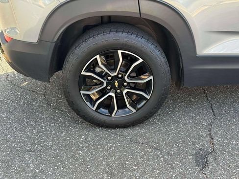 Used 2023 Chevrolet TrailBlazer ACTIV w/ Convenience Package AWD/4WD image 10