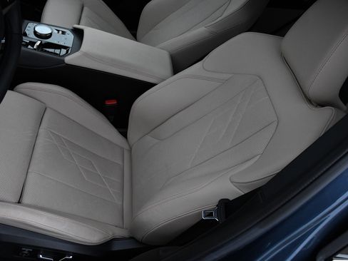 Certified 2025 BMW X3 xDrive30i w/ Convenience Package image 17