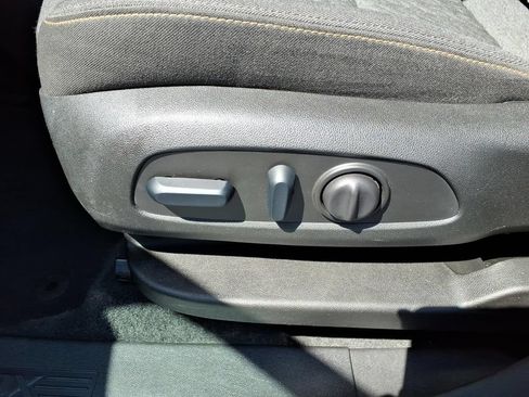 Used 2024 Chevrolet Equinox LT FWD image 15