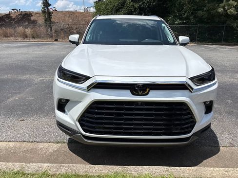 Used 2024 Toyota Grand Highlander FWD image 5