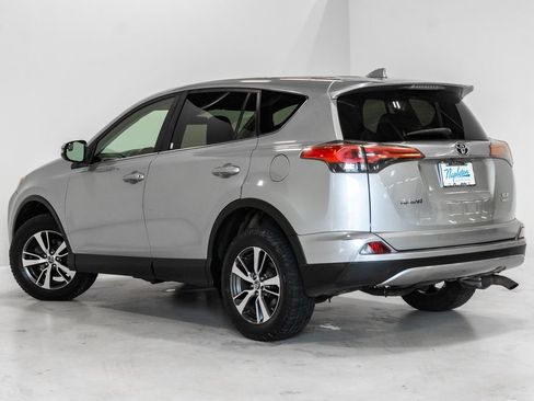 Used 2018 Toyota RAV4 XLE AWD/4WD image 24