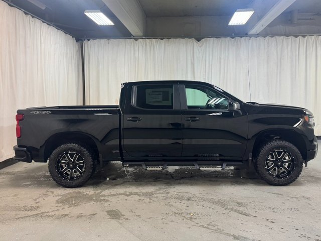 New 2026 Chevrolet Silverado 1500 RST w/ Dark Appearance Package AWD/4WD image 3
