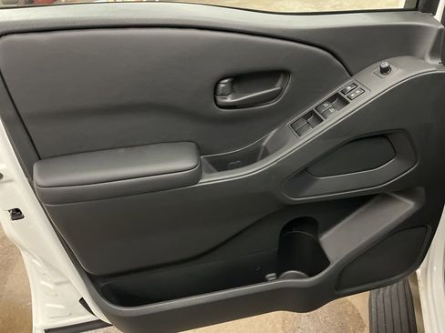 New 2026 Nissan Frontier SV AWD/4WD image 17