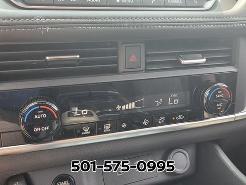 Used 2026 Nissan Rogue SV FWD image 27