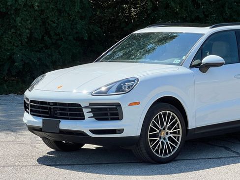 Certified 2023 Porsche Cayenne Platinum Edition AWD/4WD image 11