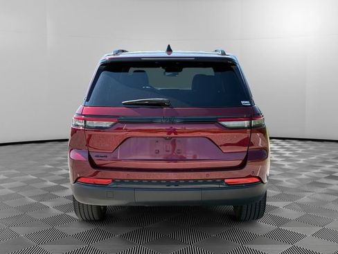 Used 2024 Jeep Grand Cherokee Altitude AWD/4WD image 4