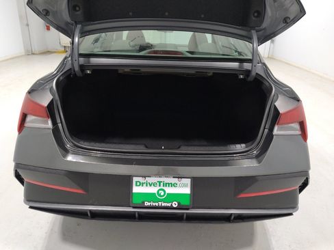 Used 2024 Hyundai Elantra SE image 29