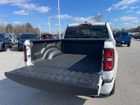 New 2026 RAM 1500 4x4 Crew Cab image 22