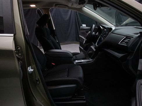 Used 2024 Subaru Ascent Premium w/ Convenience Package image 16