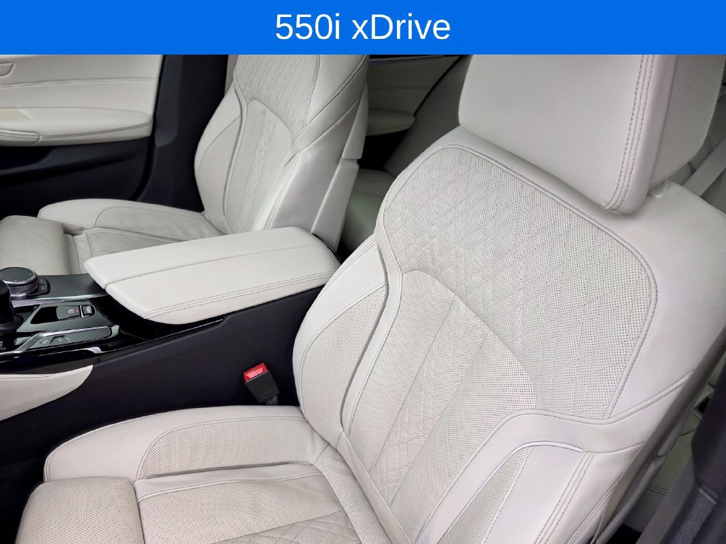 Used 2021 BMW M550i xDrive w/ Premium Package AWD/4WD image 11