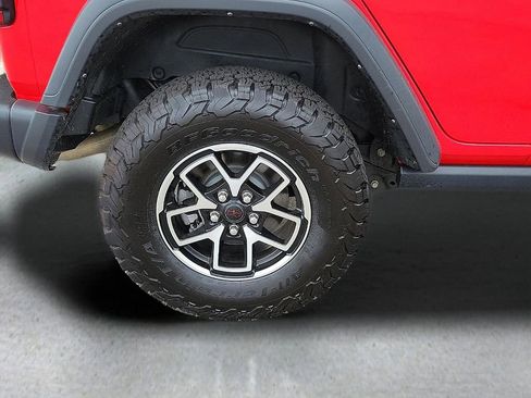 Used 2024 Jeep Wrangler Unlimited Rubicon AWD/4WD image 7