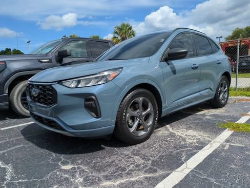 Used 2023 Ford Escape ST-Line w/ Tech Pack #1 FWD image 3