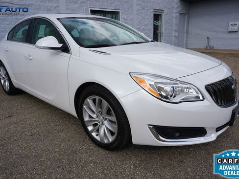 Used 2016 Buick Regal Premium w/ Driver Confidence Package #2 FWD image 1