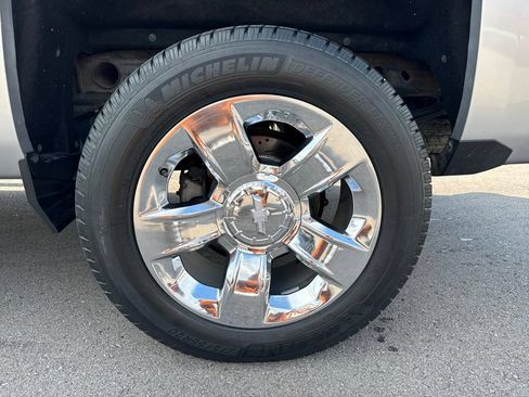 Used 2019 Chevrolet Silverado 1500 LT AWD/4WD image 28