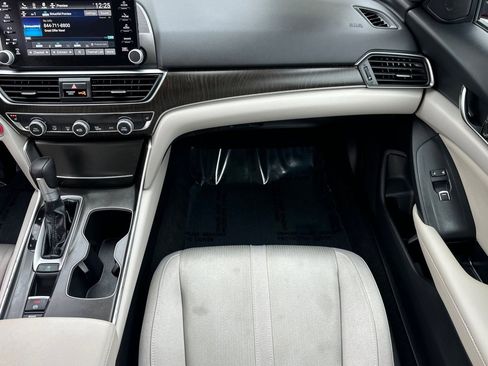Used 2019 Honda Accord EX image 29