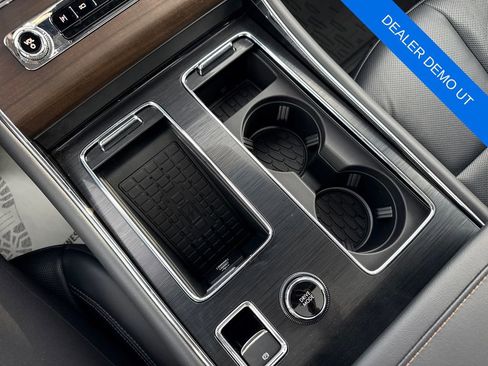 Used 2025 Lincoln Aviator Reserve w/ Jet Appearance Package image 31