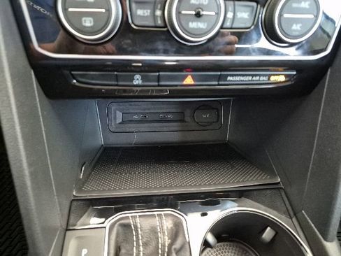 Used 2023 Volkswagen Atlas SEL AWD/4WD image 27