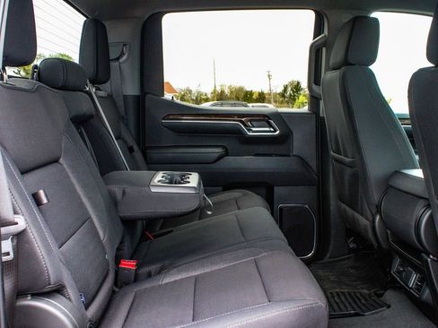 Used 2024 GMC Sierra 1500 Elevation image 35