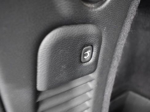 Used 2023 Dodge Durango GT image 39