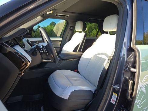 Used 2025 Land Rover Range Rover Sport Dynamic SE AWD/4WD image 5