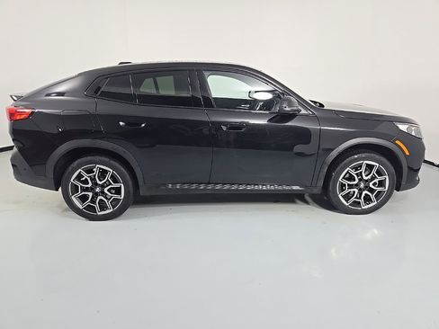 Certified 2025 BMW X2 xDrive28i w/ Convenience Package image 6
