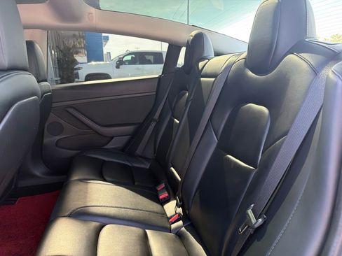 Used 2022 Tesla Model 3 RWD image 9