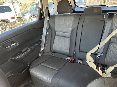 Used 2025 Nissan Rogue SV FWD image 41