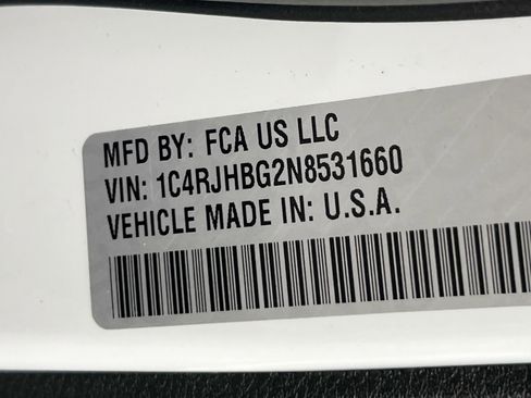 Used 2022 Jeep Grand Cherokee Limited image 32