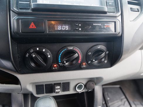 Used 2014 Toyota Tacoma 2WD Regular Cab image 20