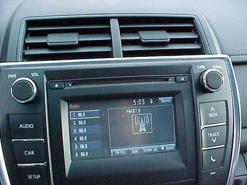 Used 2016 Toyota Camry LE FWD image 24