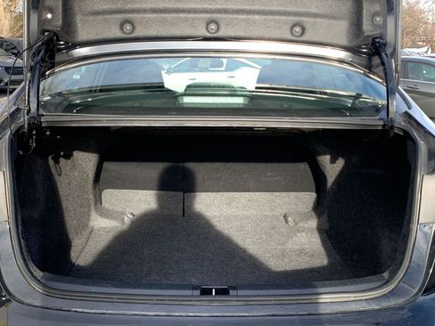 Used 2025 Toyota Corolla LE image 29