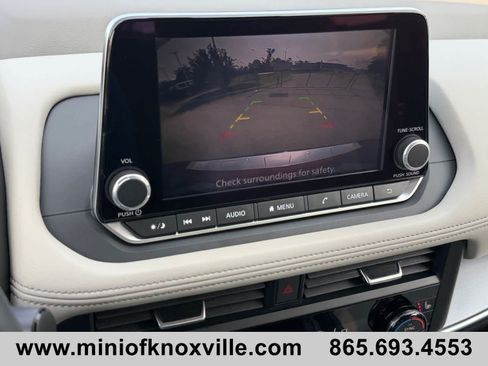 Used 2025 Nissan Rogue SV w/ SV Premium Package AWD/4WD image 30