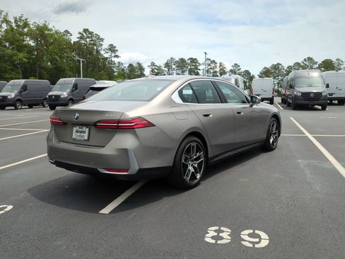 Certified 2026 BMW 530i xDrive w/ Premium Package image 9