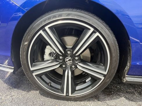 Used 2025 Honda Accord Sport image 29