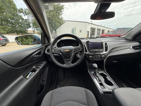 Used 2024 Chevrolet Equinox LT FWD image 24