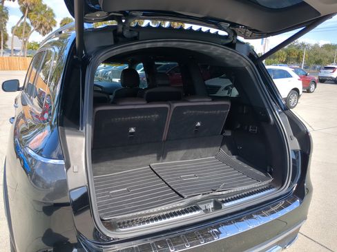 Used 2023 Mercedes-Benz GLS 450 4MATIC image 11