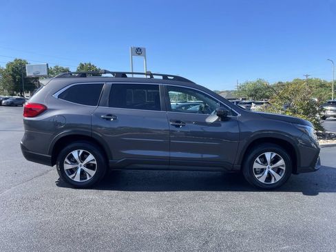 Certified 2025 Subaru Ascent Premium w/ Popular Package #2 AWD/4WD image 4