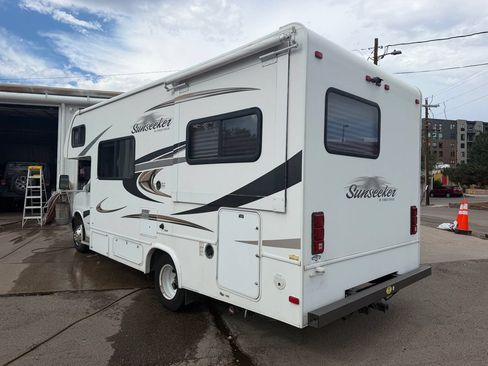 Used 2014 Chevrolet Express 4500 w/ RV Package RWD image 8