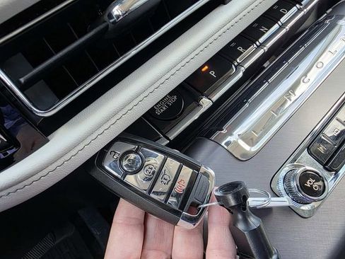 New 2026 Lincoln Aviator 2WD image 13