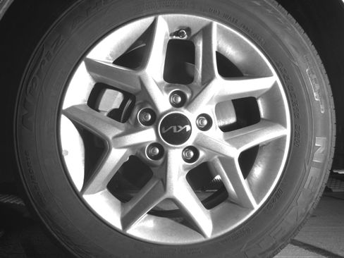 Used 2025 Kia Soul LX w/ LX Technology Package FWD image 12