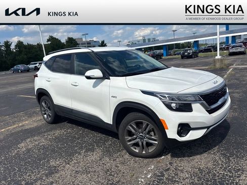 Used 2023 Kia Seltos S w/ Navigation Package AWD/4WD image 2