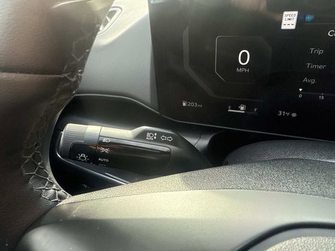 Used 2025 Kia K4 EX image 27