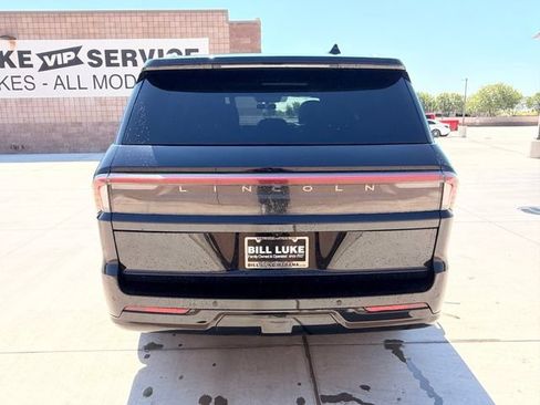 Used 2025 Lincoln Navigator Reserve AWD/4WD image 9