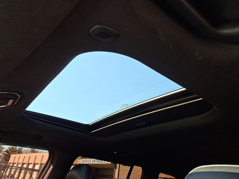 Used 2023 Jeep Grand Cherokee Altitude image 15