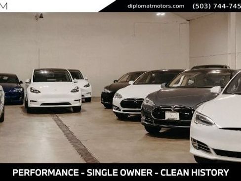 Used 2023 Tesla Model Y Performance AWD/4WD image 3