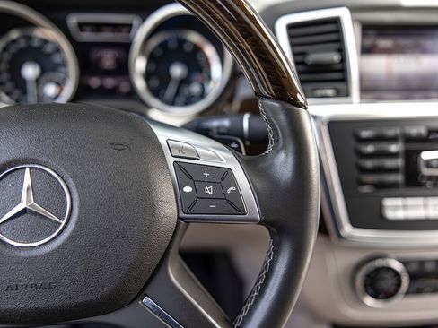 Used 2013 Mercedes-Benz ML 350 4MATIC image 26
