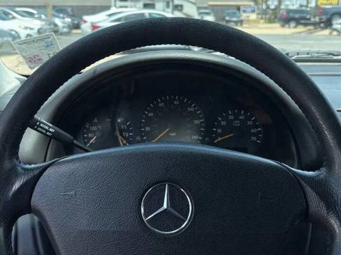 Used 2005 Mercedes-Benz ML 350 4MATIC image 2